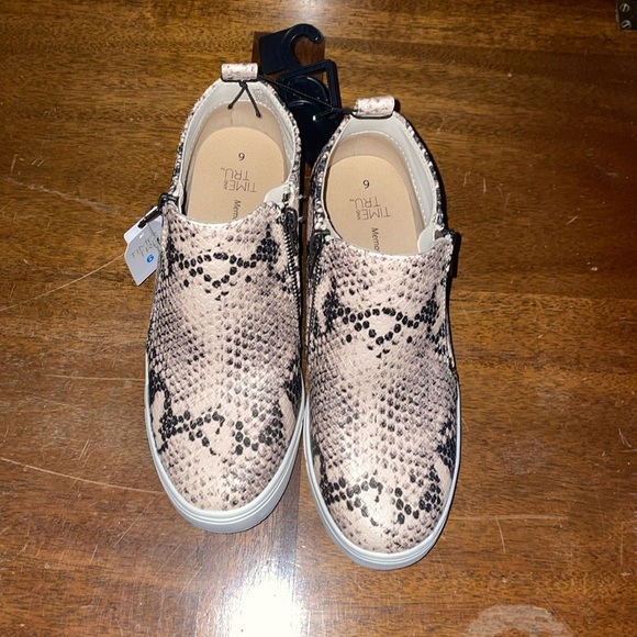 Time & Tru Bootie Sneakers - Picture 3 of 9